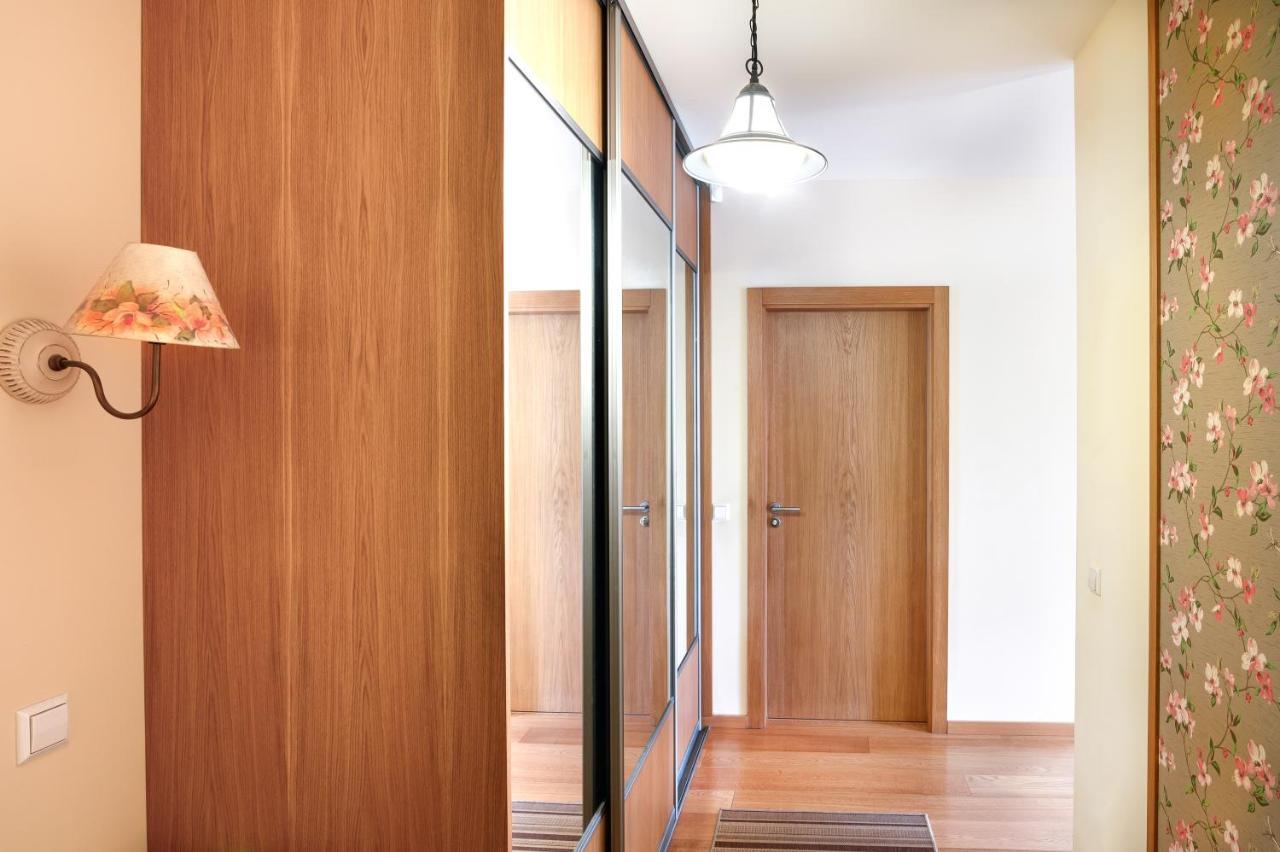 Ona'S Apartment In City Center With Private Parking Kaunas Buitenkant foto